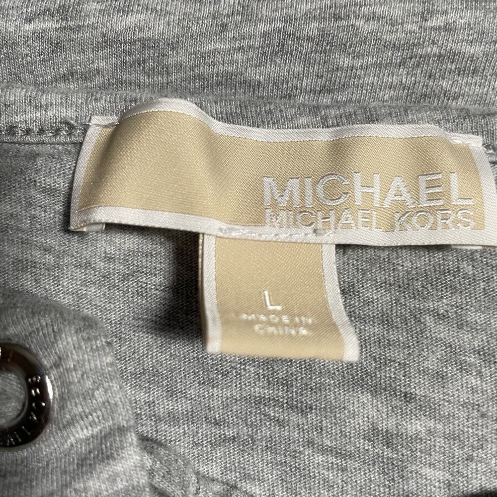 🔥3 for $15 Sale- Micheal Kors 3/4 sleeve top - Picture 3 of 4